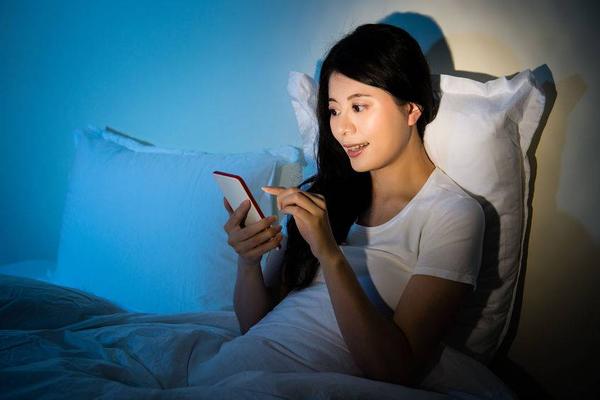 夏季容易失眠,夏天睡觉失眠了怎么处理