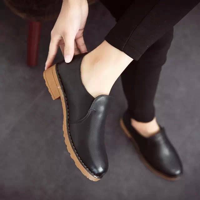 jk皮鞋买小了挤脚怎么办,皮鞋两边有点窄挤脚怎么办