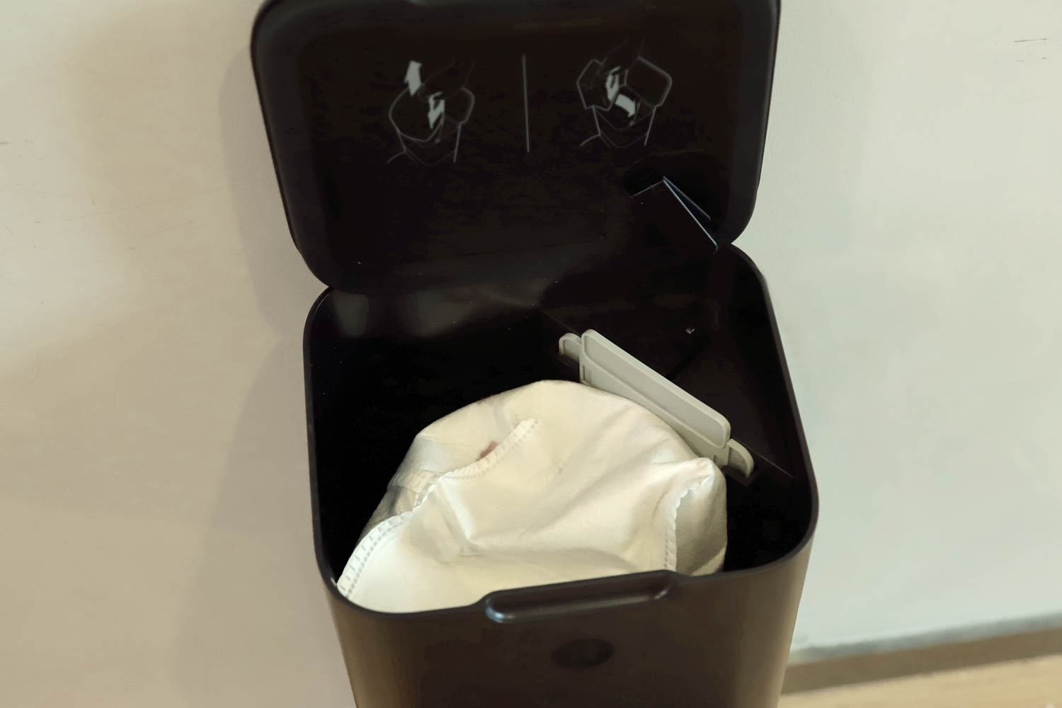 偷懒扫地机器人,大牌自清洁扫地机测评