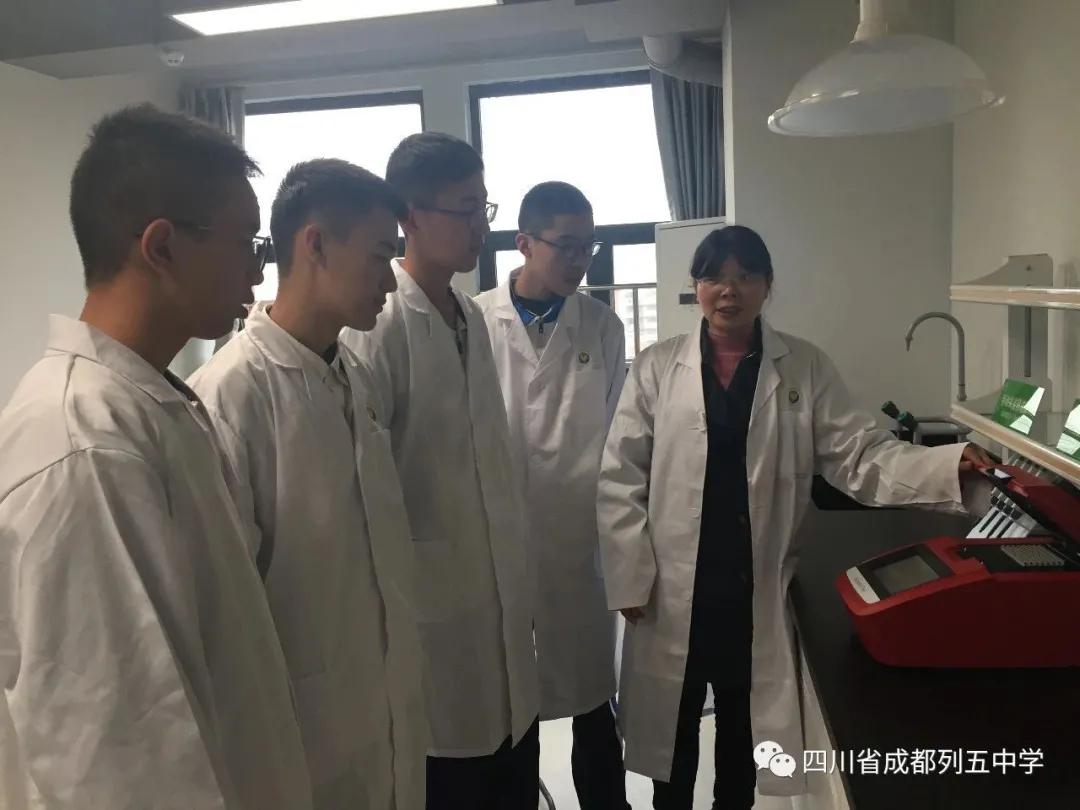 孩子课余时间玩什么,课余时间参加各种课外活动