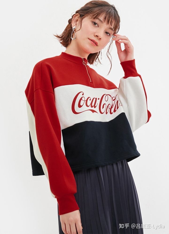 开春怎么挑卫衣?跟着陈韵如、蔡敏敏、尹世莉学起来