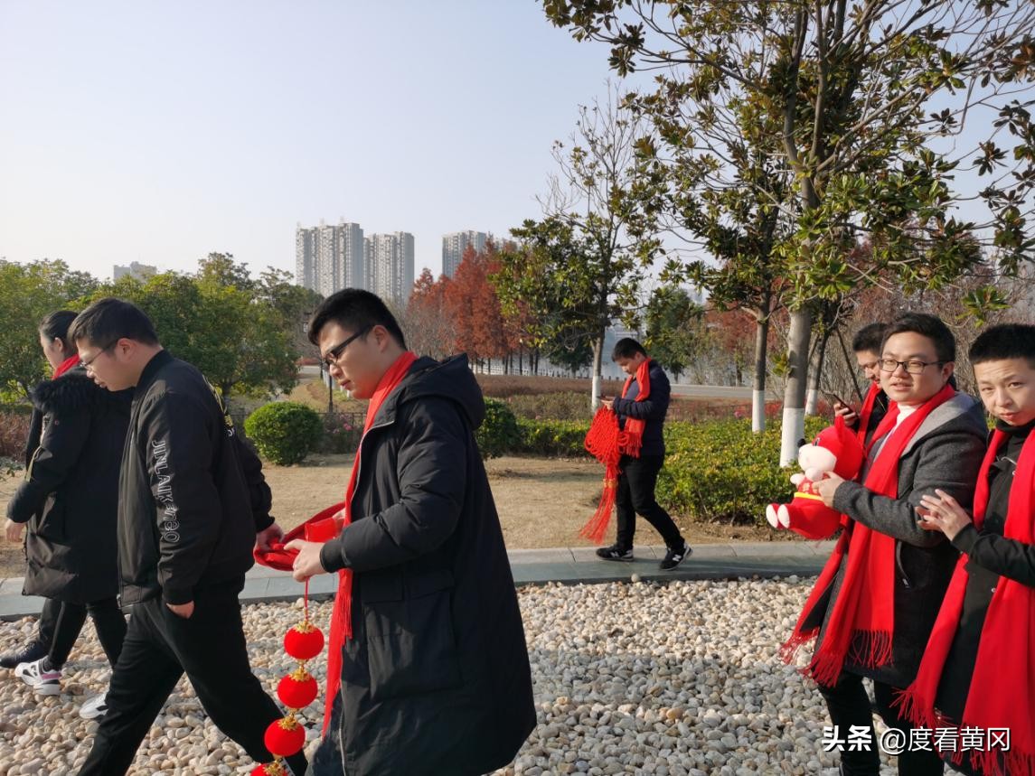 榛勫唸鐧炬嵎闆嗗洟,榛勫窞涓栫邯鐧炬嵎