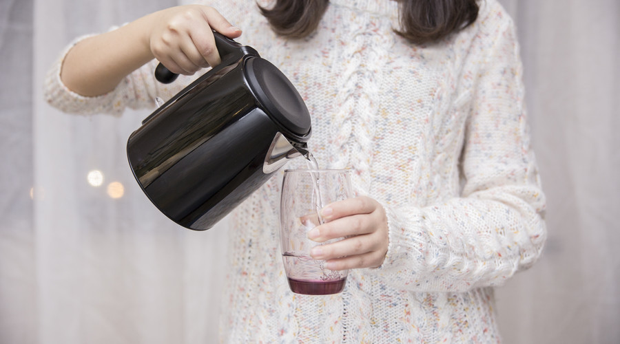 感冒总是趁虚而入,感冒生病会导致生理期提前吗