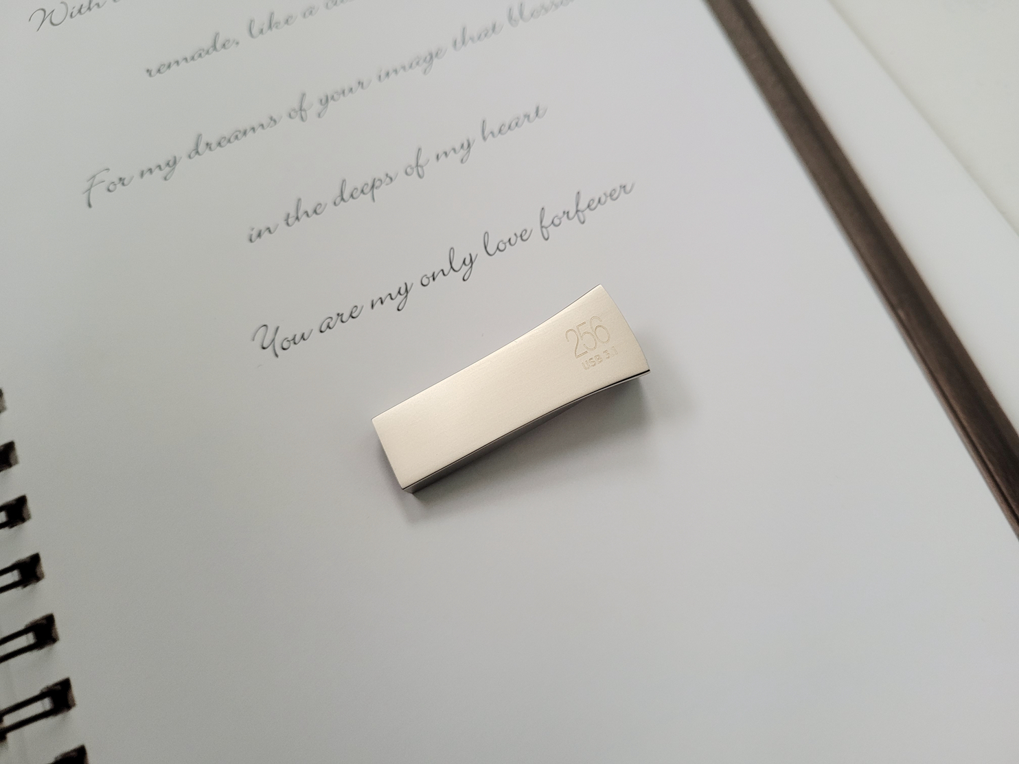 三星u盘256gtype-c,三星u盘bar升级版128g和256g对比