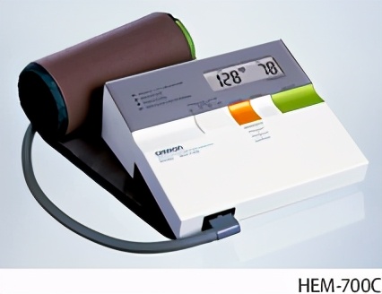 欧姆龙电子血压计制造商 (血压计10大品牌欧姆龙)