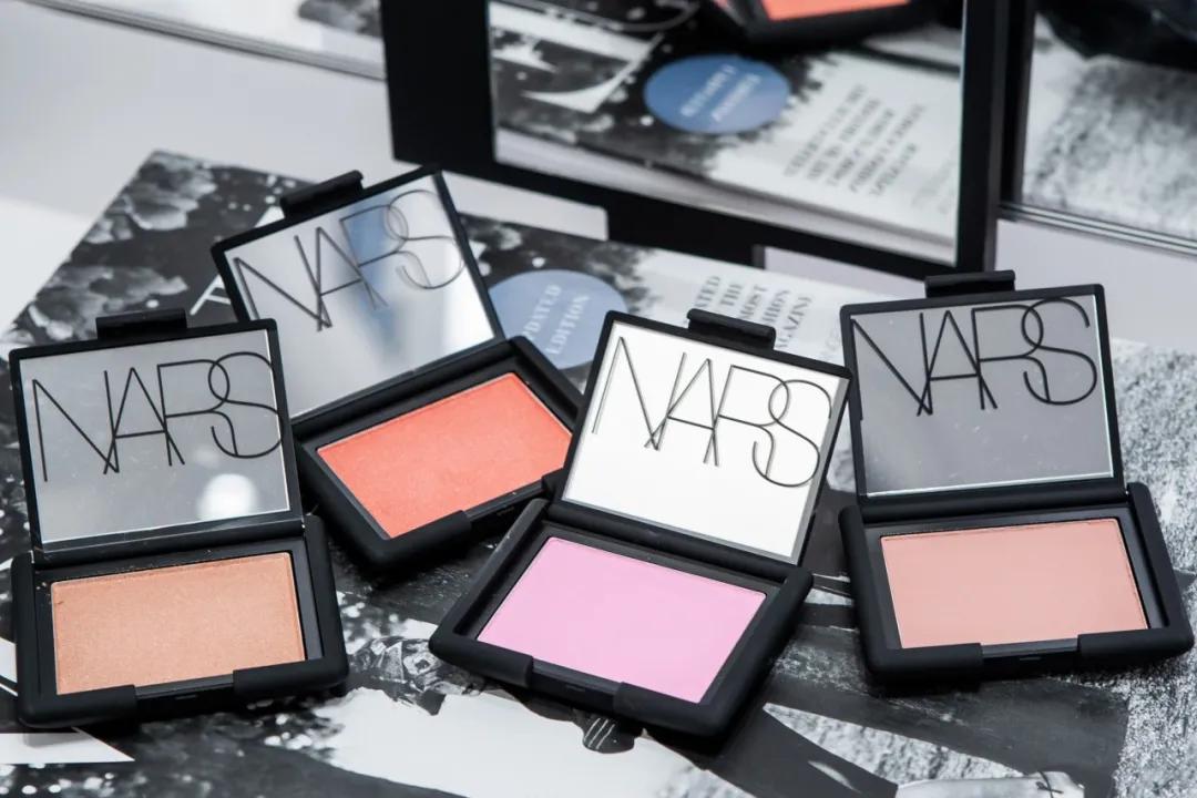 刷爆全网的美妆店空降天津了，到处都是人，大批现场照片被曝光