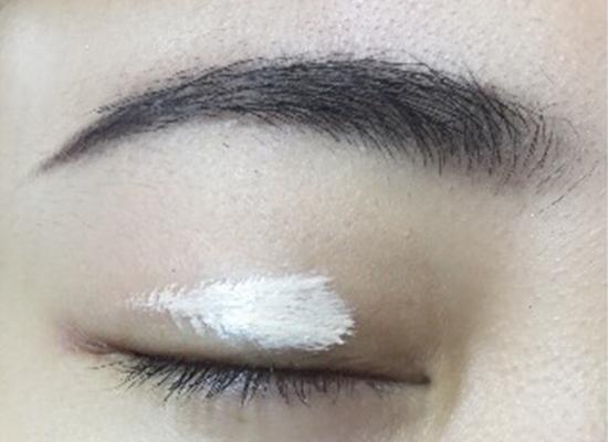 眼影教程新手画法,教画眼影适合什么眼影盘