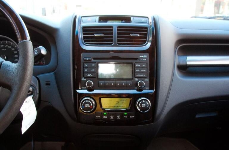 起亚狮跑老款车解释一下,4万多suv二手车