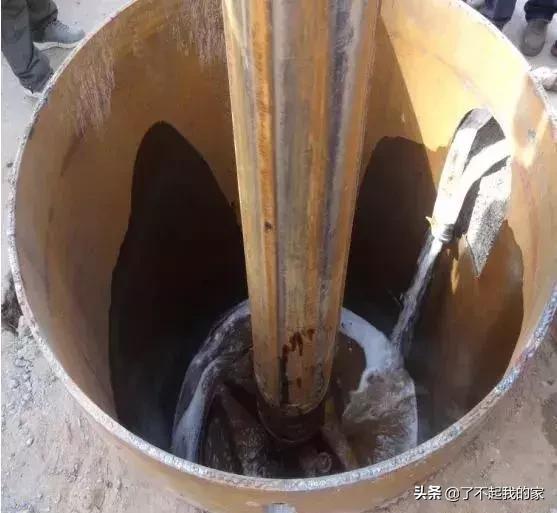 灌注桩钢筋笼卡住导管怎么办,打桩塌孔原因