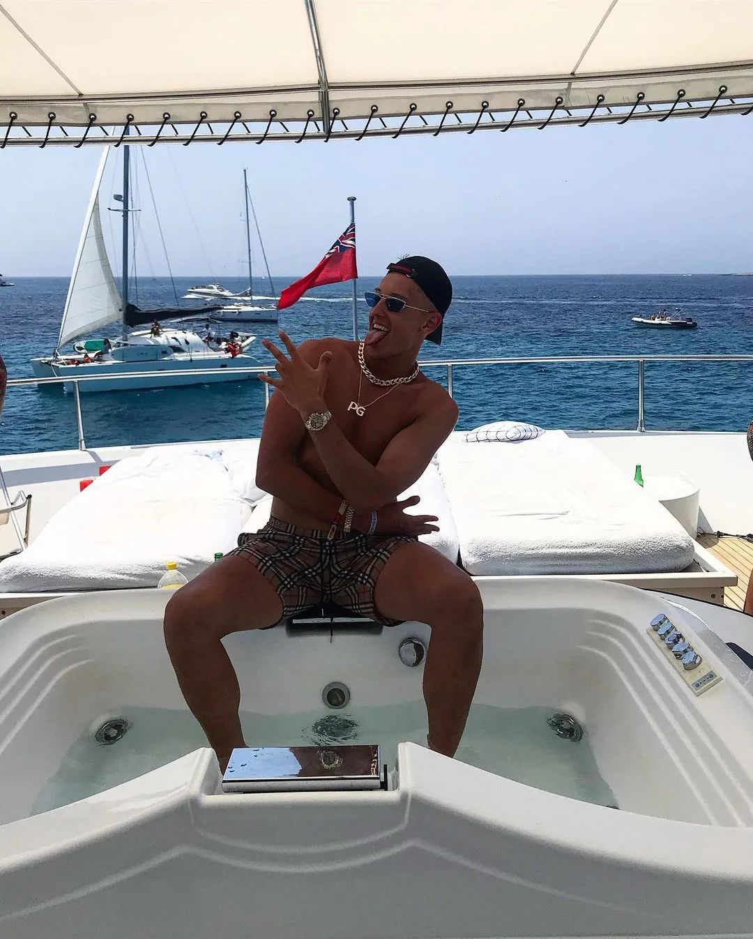 意大利足球运动员颜值,十大欧美最帅的足球运动员