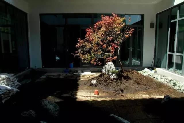 枯山水庭院景观制作过程,庭院枯山水施工做法