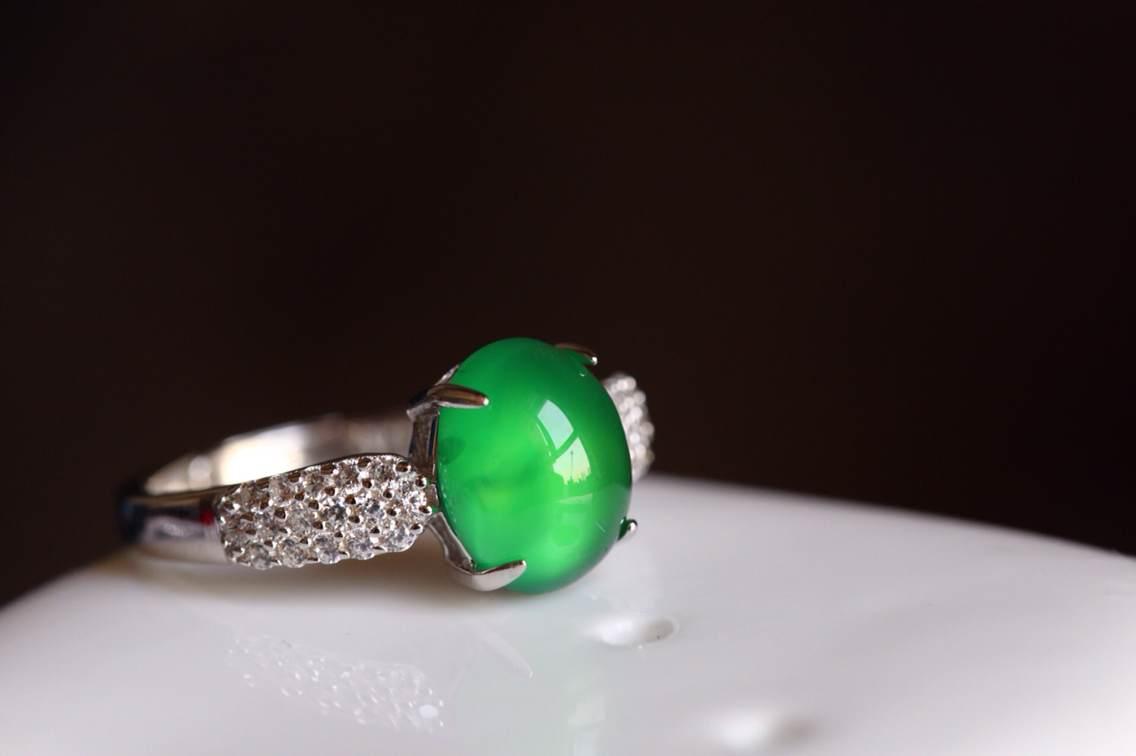 玉雕大师盘点6种假玉，金玉其外却一文不值