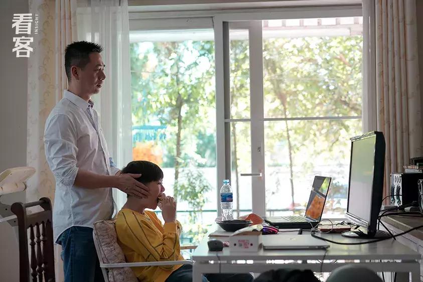 为了娃上学搬到城里,为了孩子全家去泰国读书