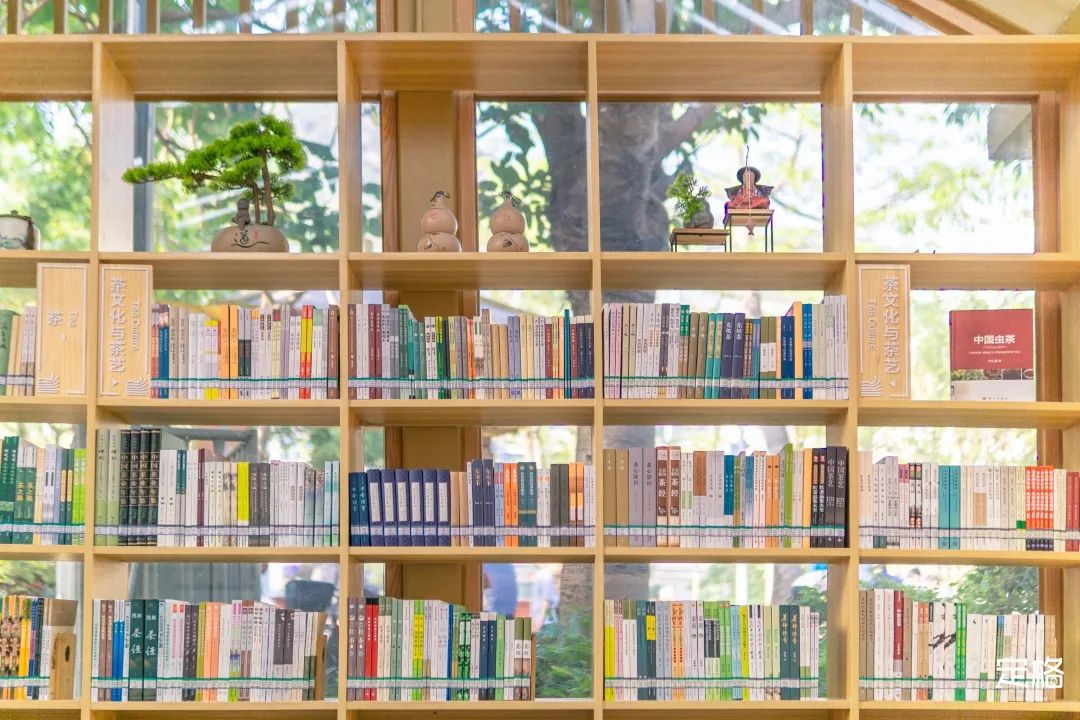 深圳哪里有免费开放的图书馆,河畔古风图书馆深圳