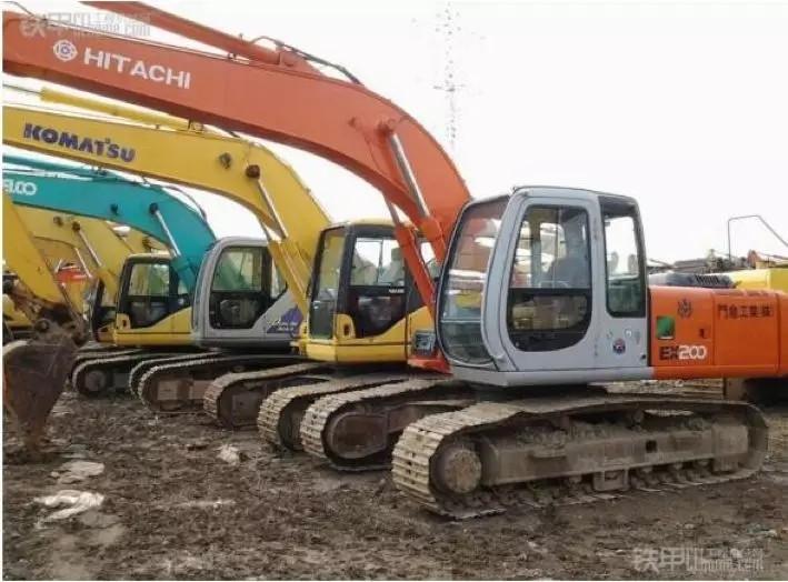 日立200-3怎么区分直喷和电喷,怎么判断日立200-6是进口还是国产