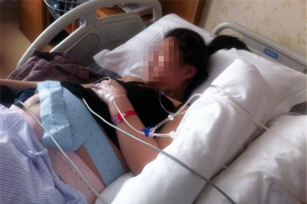 孕晚期除了破水见红还有什么征兆,临近预产期见红了但是肚子不疼