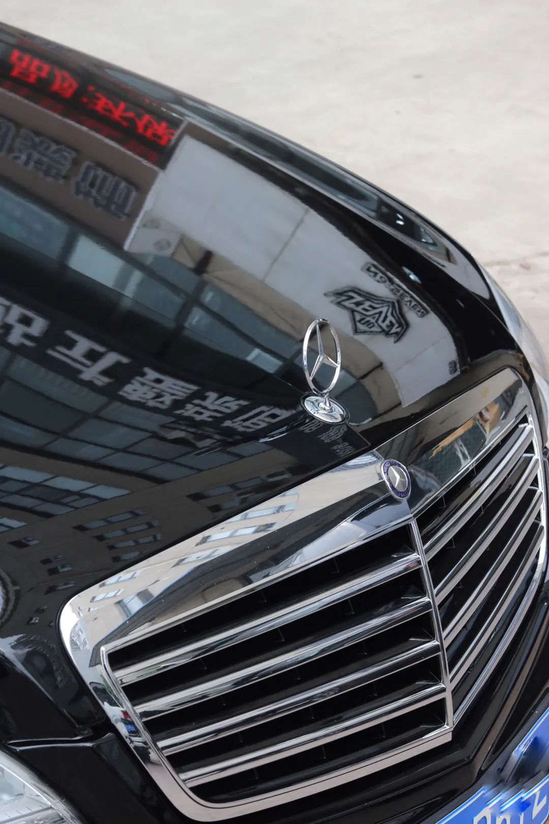 奔驰w221升级新款w222s450外观,老款奔驰w211e260翻新整备