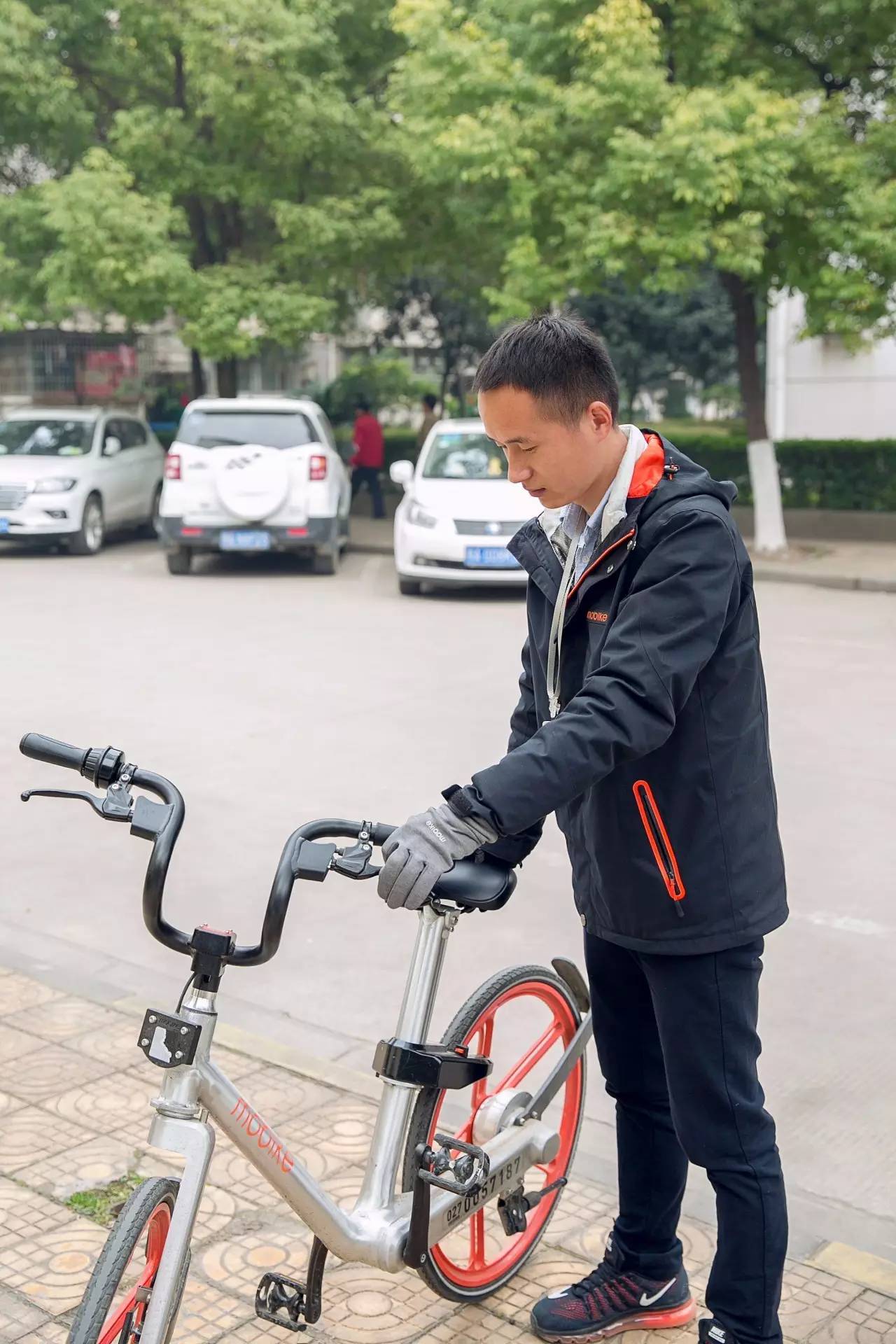 摩拜单车运维员,武汉单车运维司机
