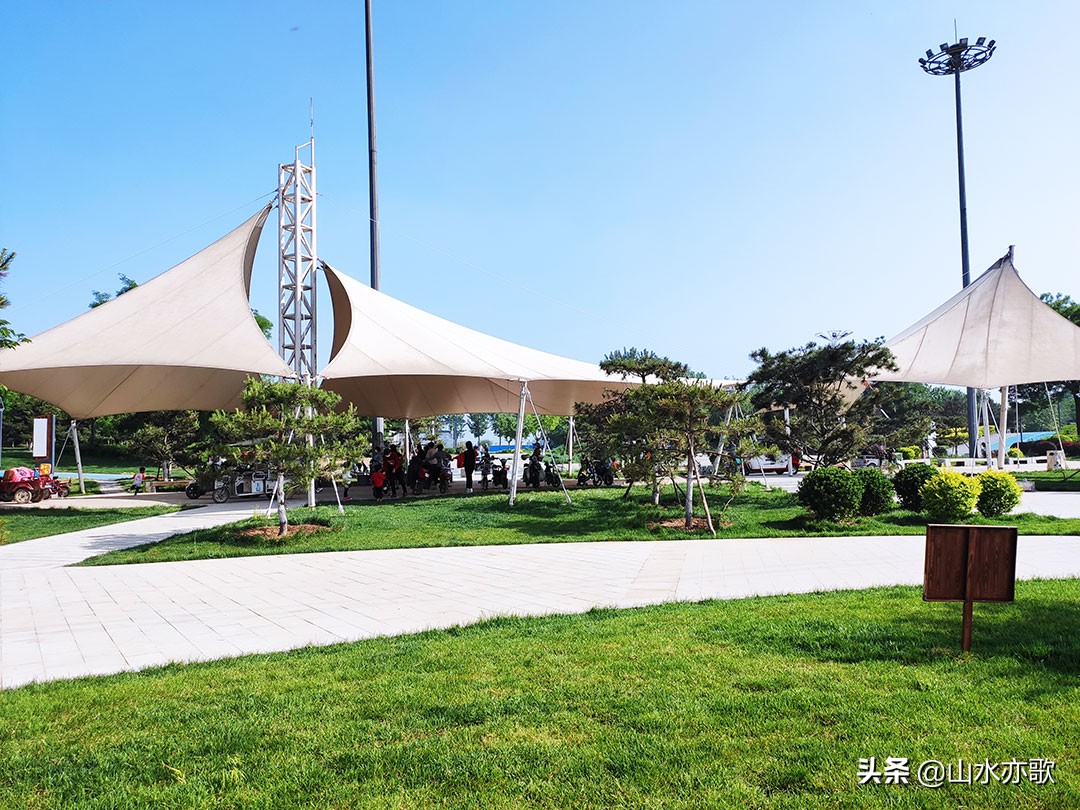 石家庄高新区这座公园，绿草茵茵电船驰行，还有两座别致的网红桥