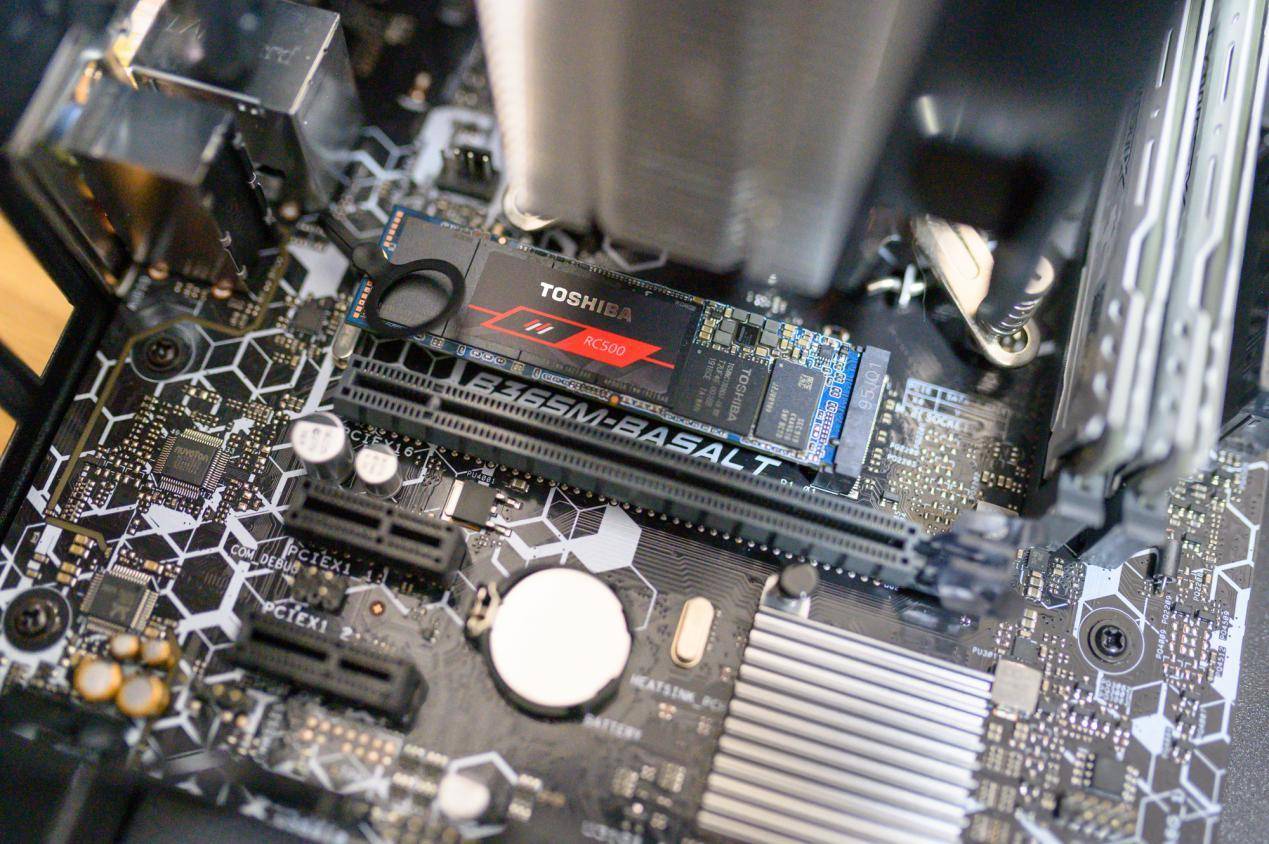 东芝rc500nvme固态硬盘开箱视频,东芝rc500全新固态硬盘接口