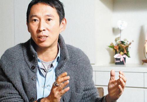 被曝逼女星全裸拍床戏，竟然还说是“为艺术牺牲”