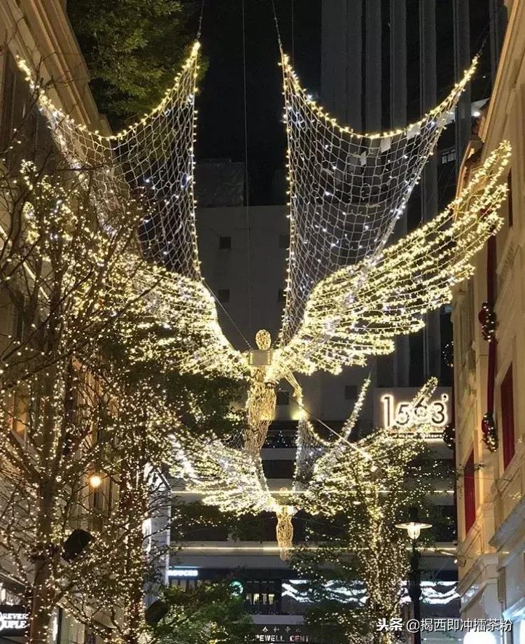 过分美丽!圣诞灯饰点亮香港:泰迪熊、比卡超、布丁狗陪你过圣诞