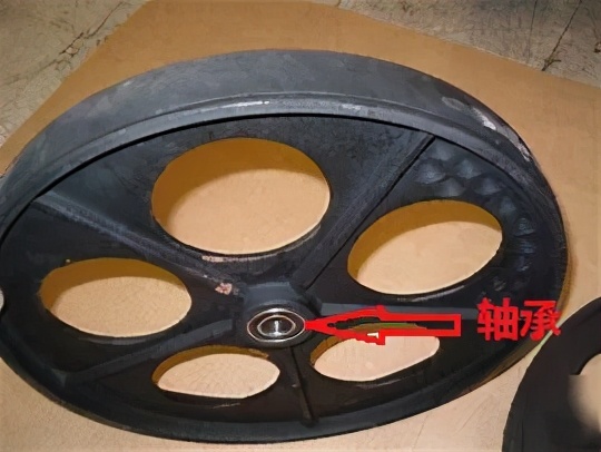 锯床锯条总是脱落什么原因,带锯条锯床滑落原因