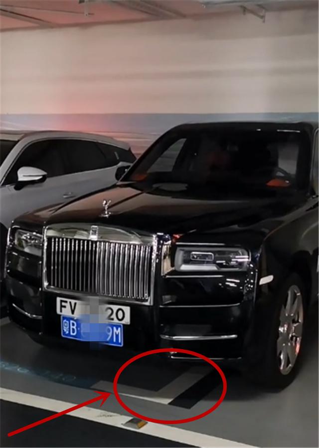 两地牌照库里南,两地牌库里南四座