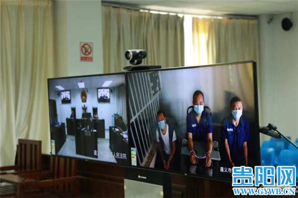 黑车拉客被执法人员抓到罚三万,开黑车被判刑