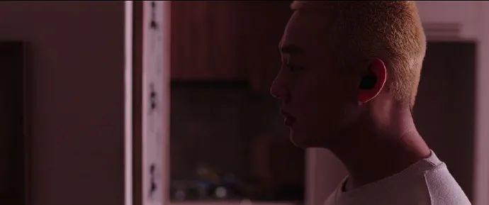 刘亚仁朴信惠阵容强大，韩国丧尸大片《活着》比釜山行2好看？