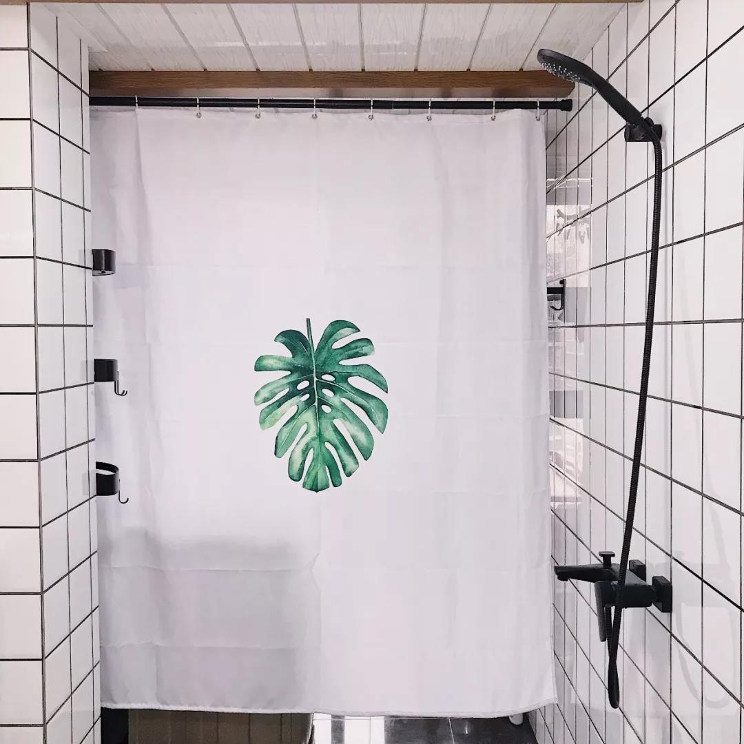 小浴室有必要做隔断吗,淋浴区不装玻璃用浴帘