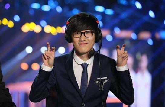 cf主播白鲨被挤下前十,cf白鲨现在在哪个平台直播间