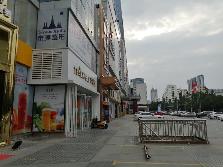 南宁街头菜市场,南宁城中村菜市场热闹