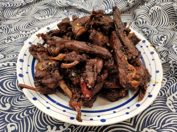 鸭锁骨卤制方法周黑鸭,家庭自制周黑鸭教程