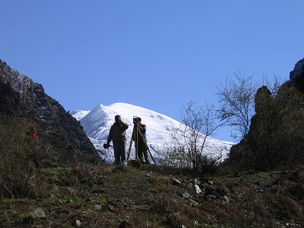 江苏穷小子，家里有7兄妹，没钱读书，他却成北斗卫星副总工程师