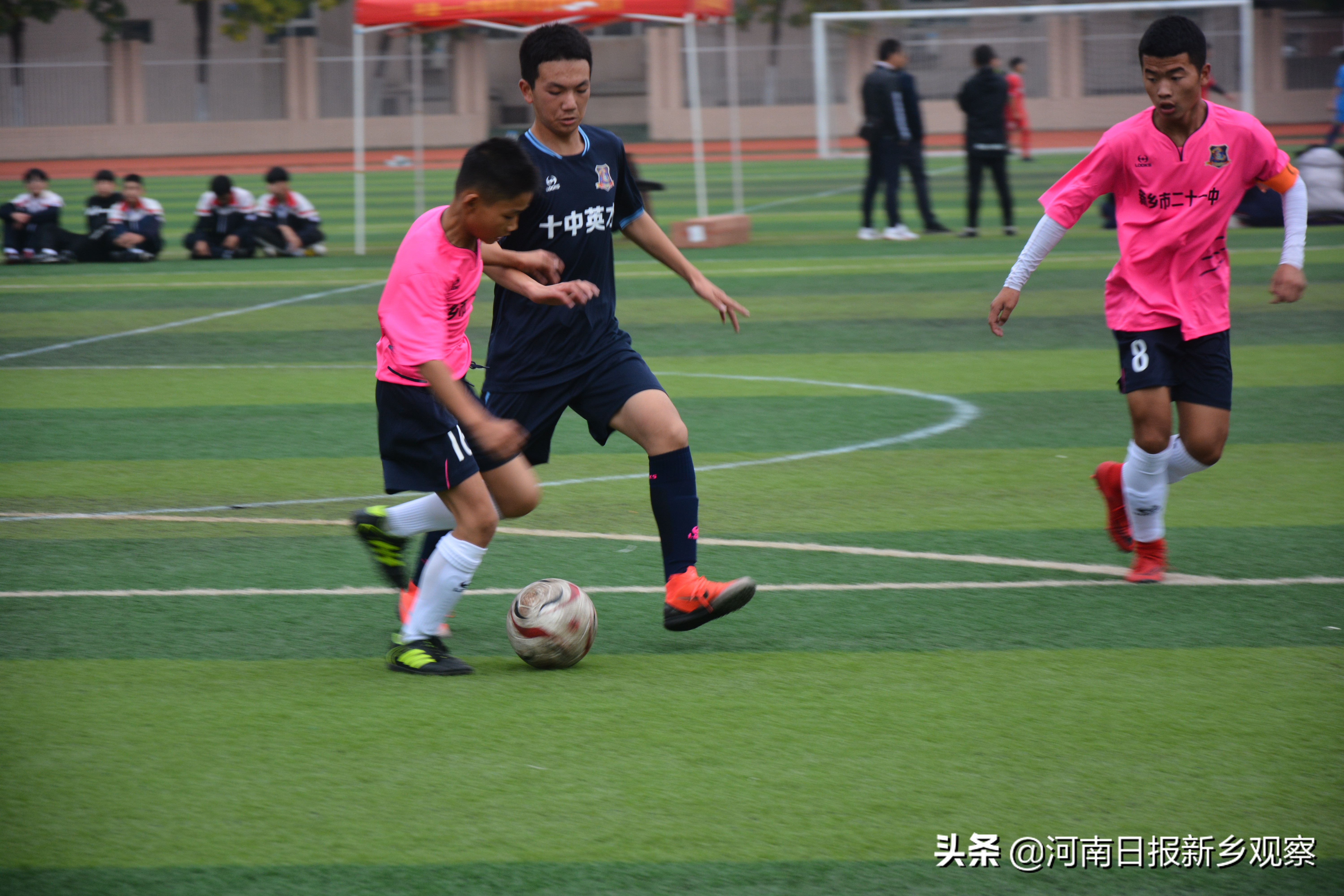 青少年训练比赛校园足球,新乡市小学校园足球比赛有什么用