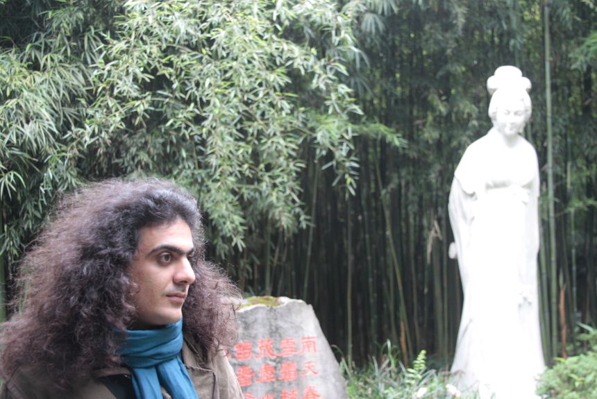 伊朗买手靠地毯年入600万，疫情后第一件事是“吃火锅”