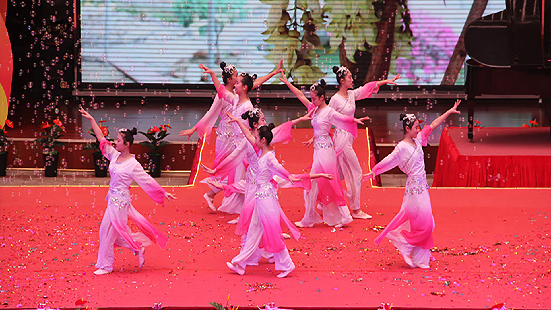 这个学校怎么样,这个学校的学生怎么样英语