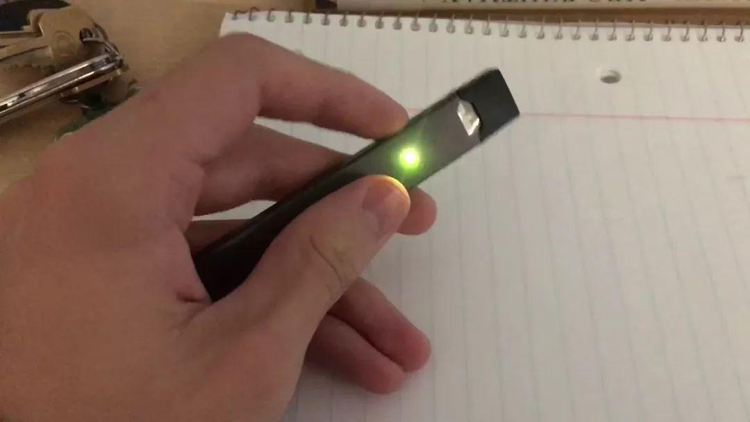 卖*子烟电**这么赚钱的吗?这家公司光年终奖就发了900万!