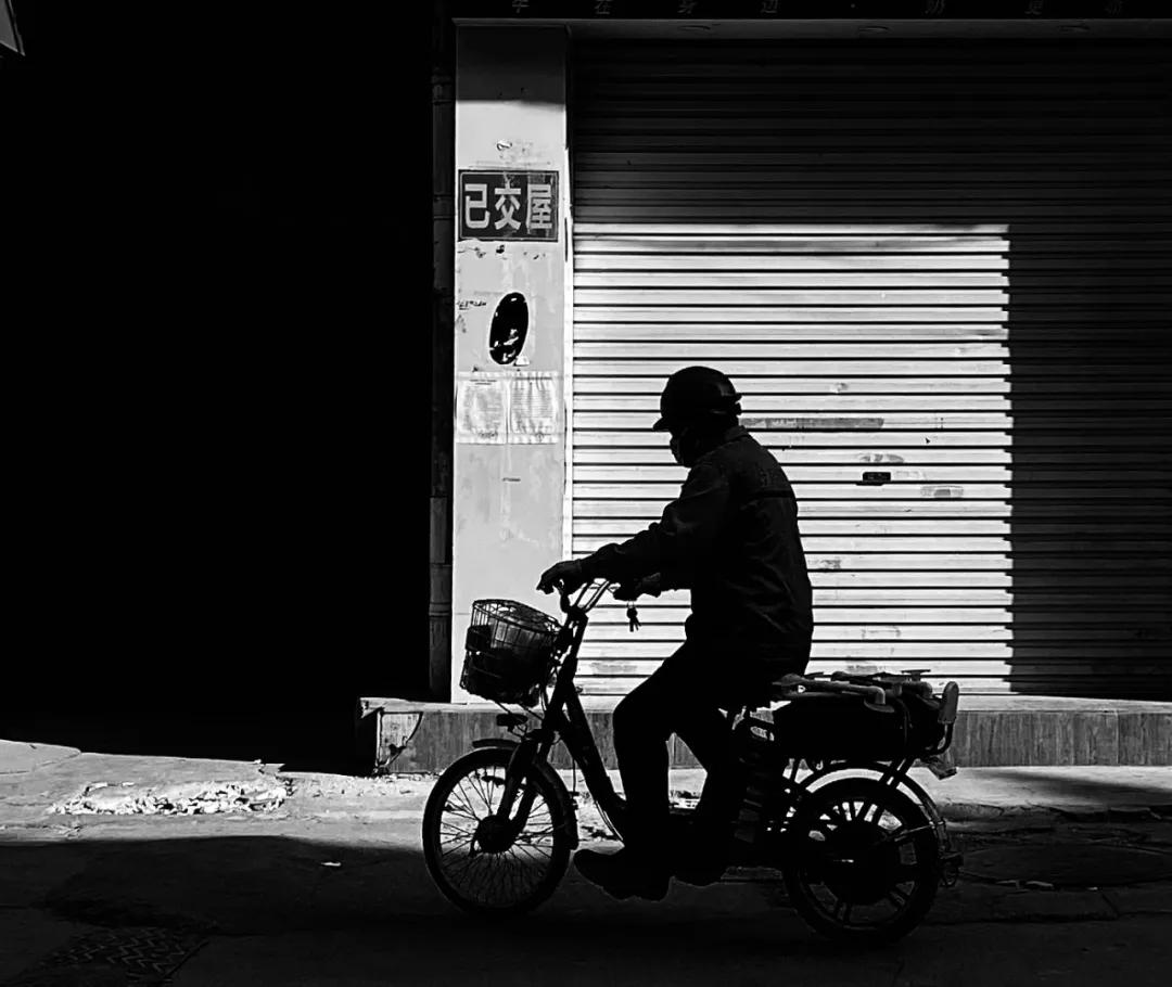 怎么拍出好看的黑白照片,怎么拍出有质感的黑白照