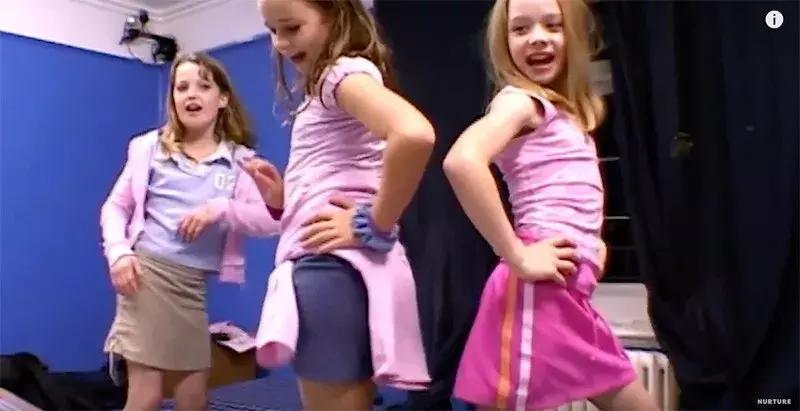 没有大人管的小孩子,没有大人管的孩子