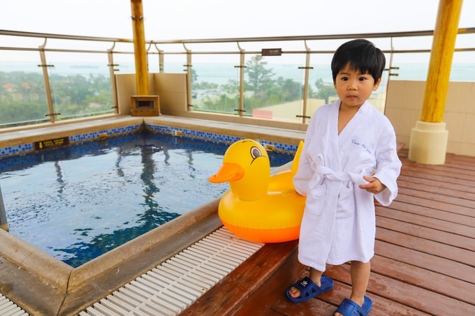 广东珠海浪漫之城视频,珠海海洋王国温泉