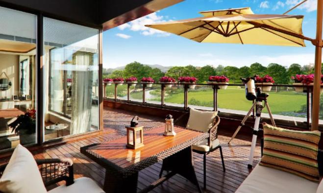 未来郊区带花园别墅,未来带院子的楼房