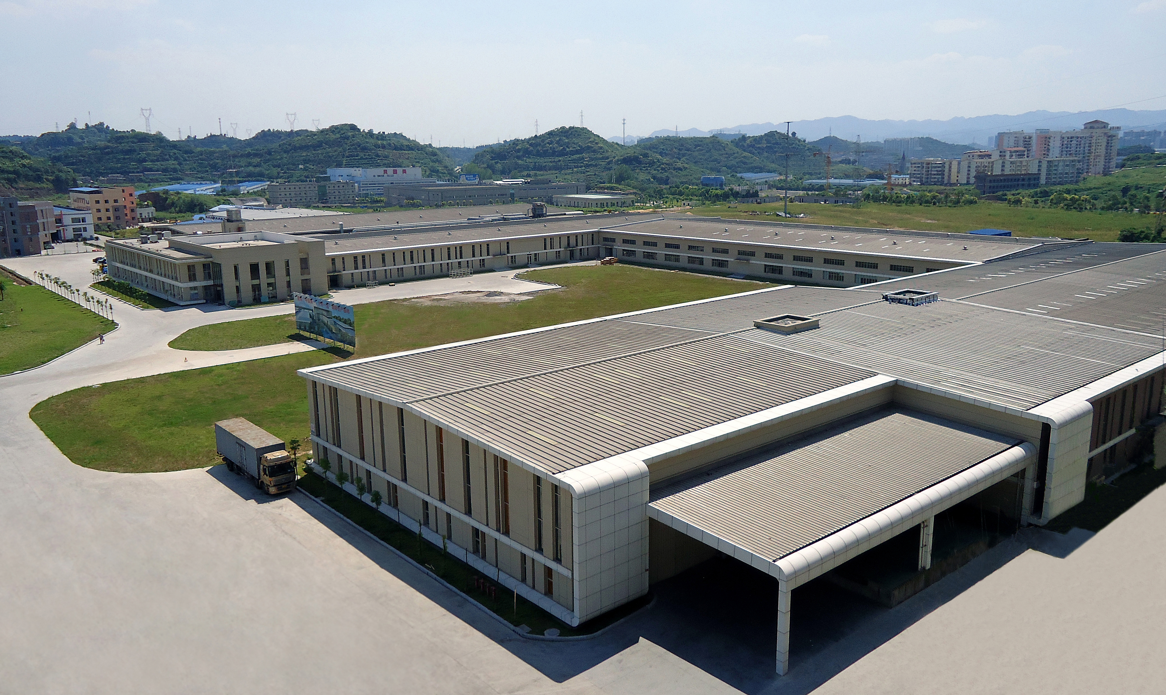 五张照片里，寻柏斯35年不变的初心