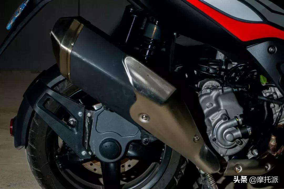 这是一辆让人爱恨交加的大踏板，阿普利亚SRMAX300综合测评-上