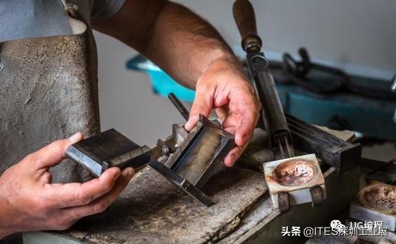 模具工为什么都招熟手,模具工工资上不去
