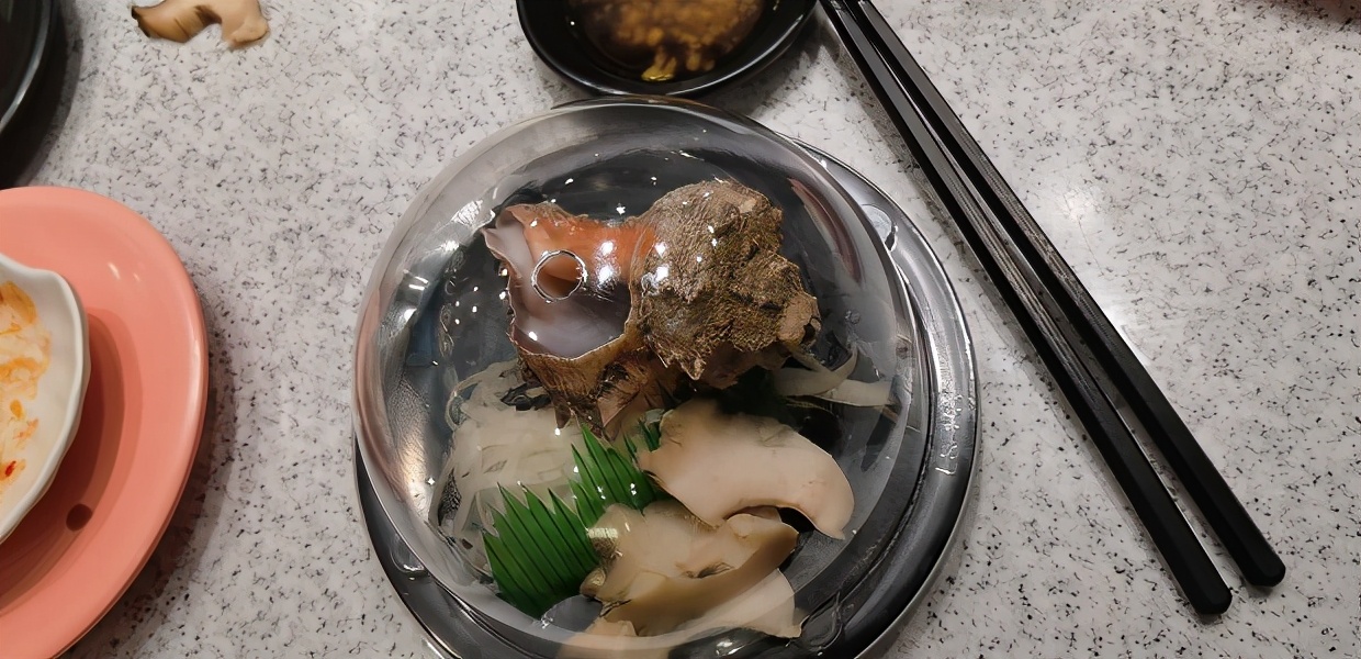 这家“争鲜”寿司的海螺料理“肉不对壳”，有异味的海螺壳只是装饰？