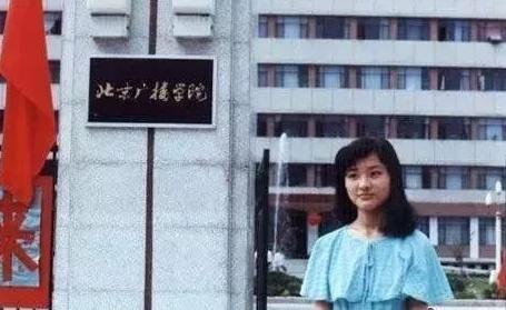 赵薇蒋雯丽长相分析,蒋雯丽比赵薇大10岁