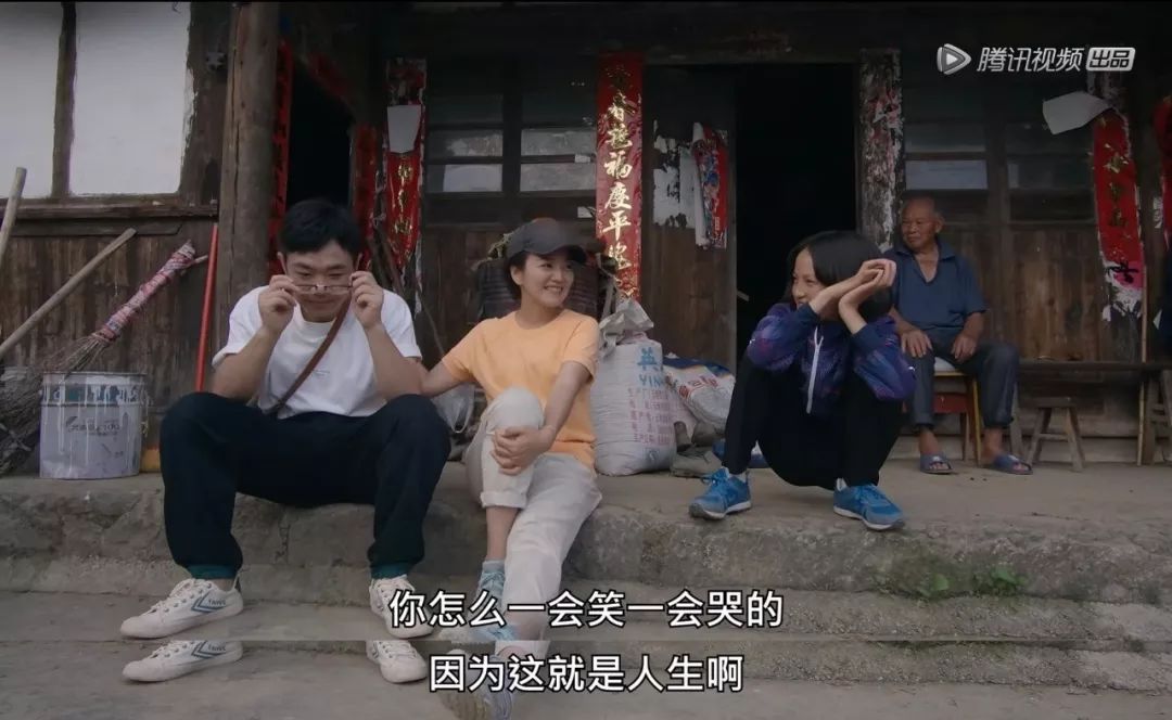 我把《屌丝男士》再刷了一遍，却再也笑不出声来