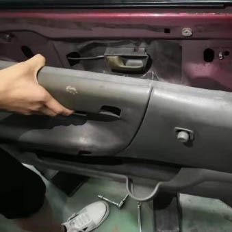 车窗升降机更换多少钱,如何自己动手更换车窗升降器